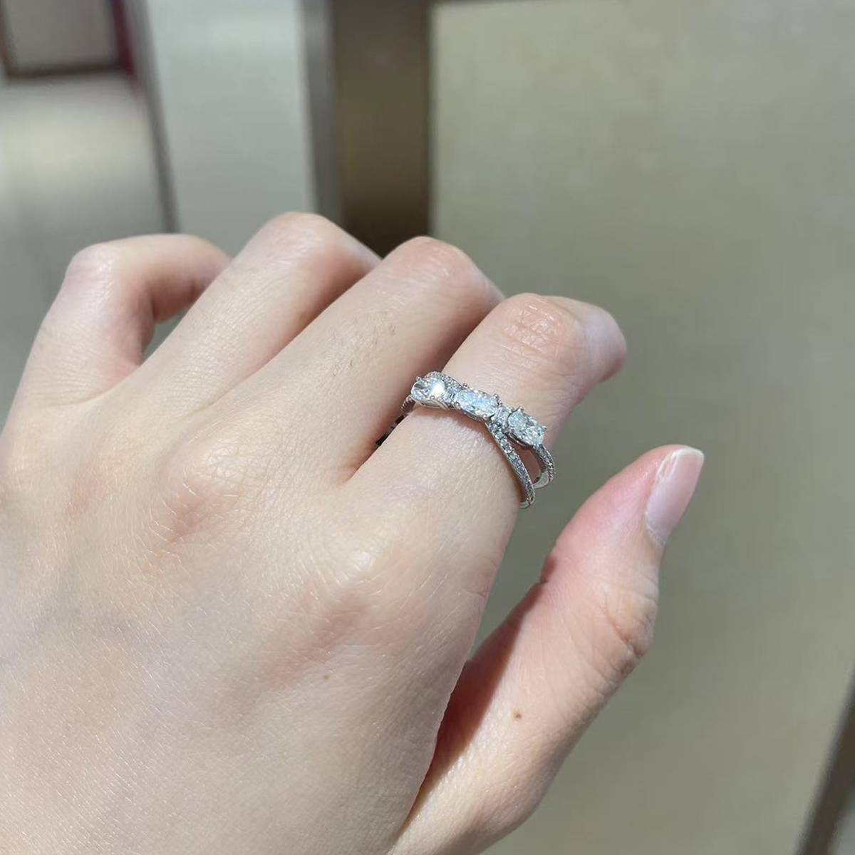 X-shaped egg shaped ring S925 silver plated platinum women's ring custom selection, accessory stone Moissanite diamond 1.1ct